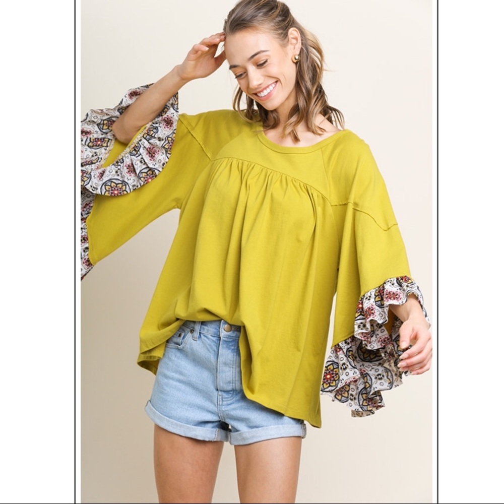 Medallion Print Oversized Ruffle Sleeve Top